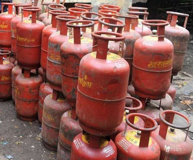 किन्नौर जिले में घरेलू गैस के लिए मारामारी, नही मिल रहे सिलेंडर